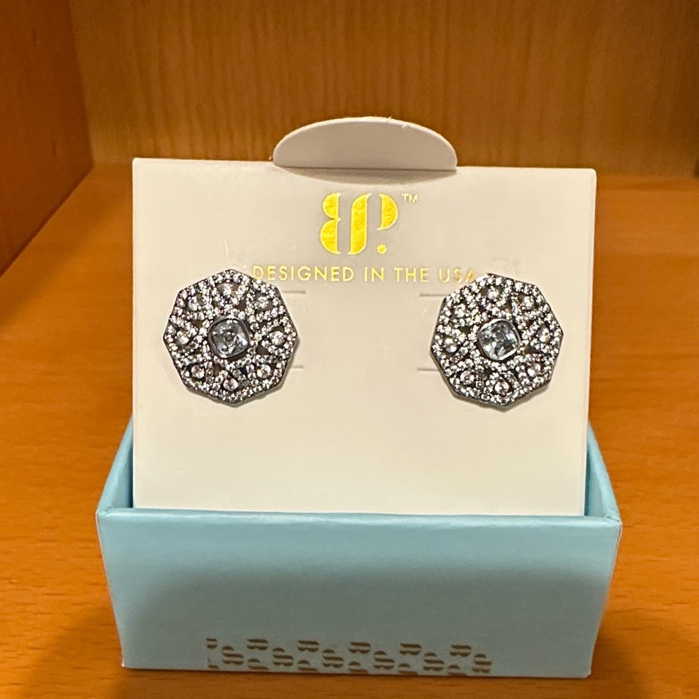 Elegant Hematite Stud Earrings